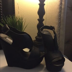 Steve Madden Platform sandals